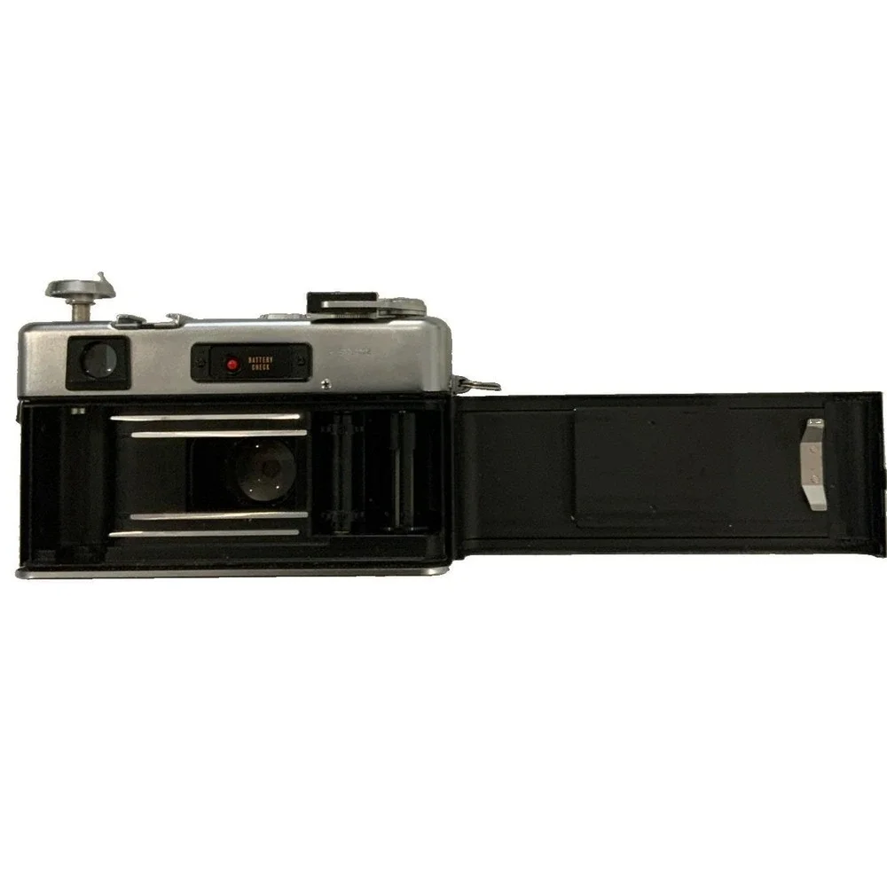 Yashica Electro 35 GSN Rangefinder Film Camera Color-Yashinon DX 45mm f1.7 Lens